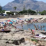 Aparthotel Casa Vacanze L'orizzonte *