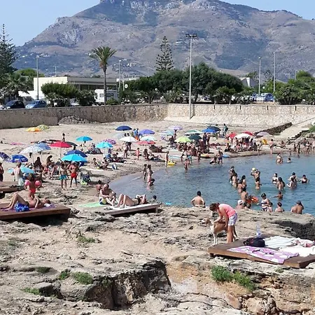 Aparthotel Casa Vacanze L'orizzonte *